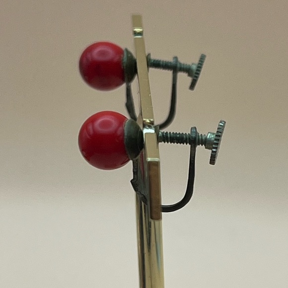 Vintage Red Ball Screw-back Earrings - Picture 4 of 5
